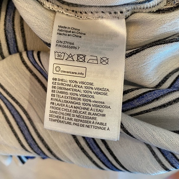 🌼 H&M Divided Off the Shoulder Crop Blouse 🌼 - Picture 5 of 5